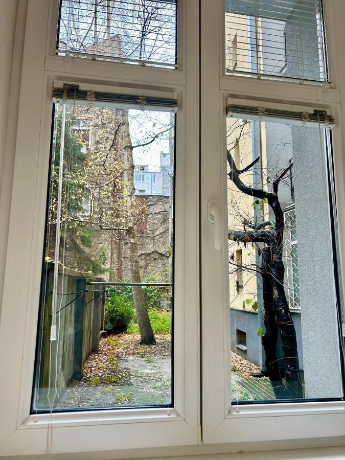 Almond Studio Apartment ブラチスラヴァ エクステリア 写真